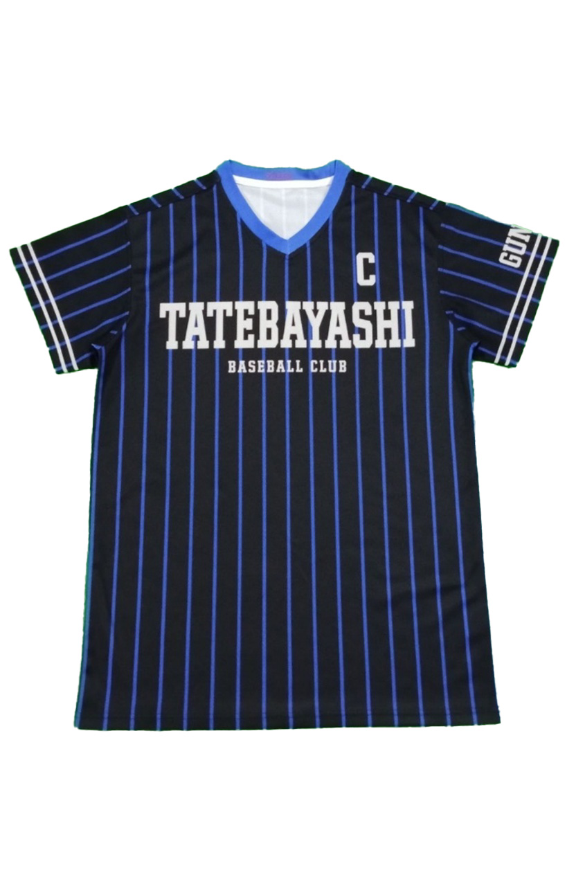 ボタン無しTシャツ